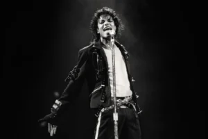 Michael Jackson lidera el Billboard Artist 100 por primera vez, gracias a continuo éxito de biopic ‘Michael’