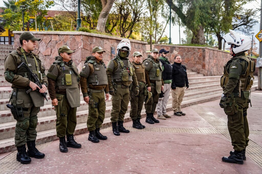 Ronda preventiva de carabineros en Monte Patria concluye con tres detenidos